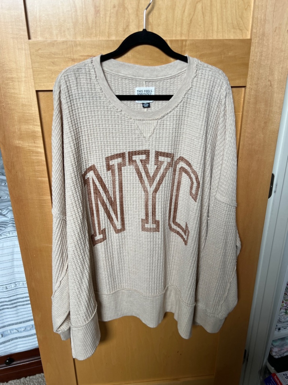 NWT American Eagle Beige 'NYC' Waffle Knit Pullover